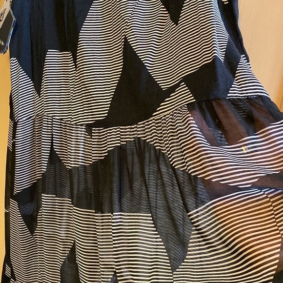 Volcom hi low flowy skirt BNWT - Picture 4 of 5